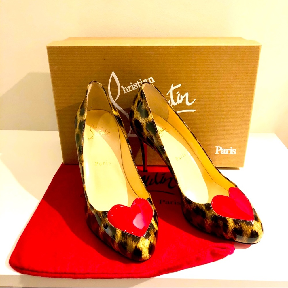Christian Louboutin DORACORA Leopard pumps